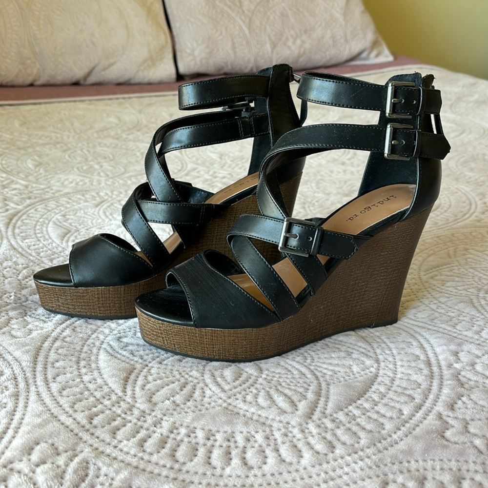 Brand New Indigo Rd. Wedges